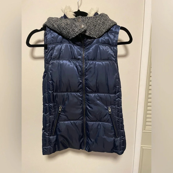 ONLY small navy tweed vest - Picture 2 of 3